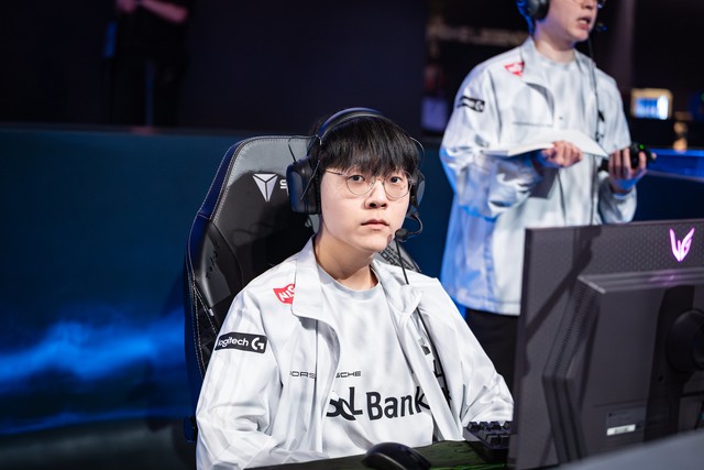 Bị “hất cẳng” vì sao trẻ đến từ VCS, cựu tuyển thủ T1 lộ loạt vấn đề muôn thuở