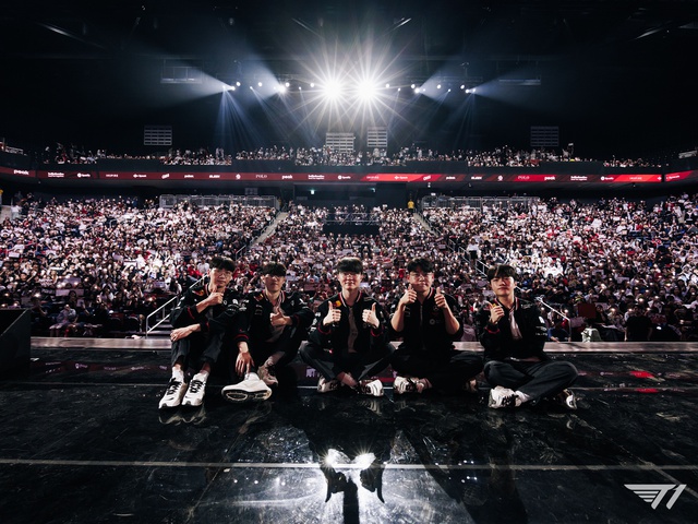 Cả fan và tuyển thủ T1 đều đang bắt đầu nghĩ đến mục tiêu “không tưởng”