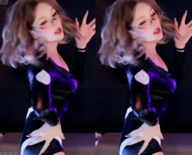 Cao hứng nhảy gợi cảm trên sóng, nữ streamer lộ luôn “phụ tùng nhạy cảm”