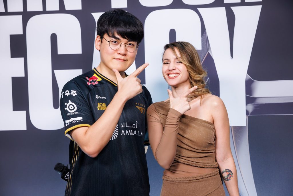 Cộng đồng phát hiện điểm chung bất ngờ giữa Gumayusi và Deokdam