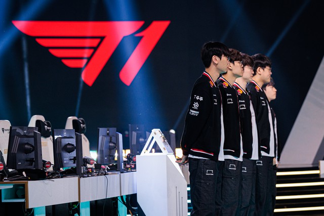 Cộng đồng tranh cãi lý do T1 bại trận trước AL tại EWC 2025