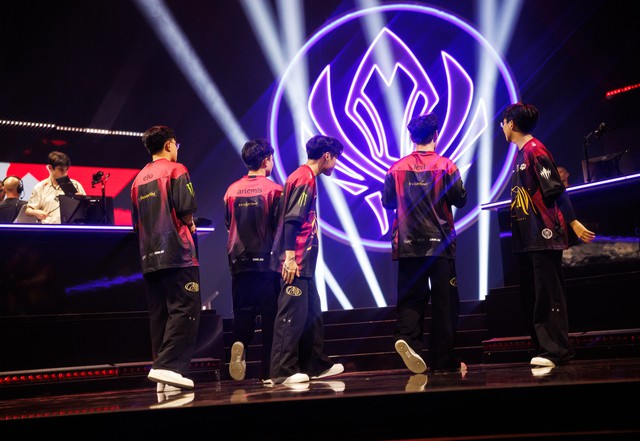 Dàn sao GAM rơi lệ nhưng khán giả VCS lại phản ứng trái chiều