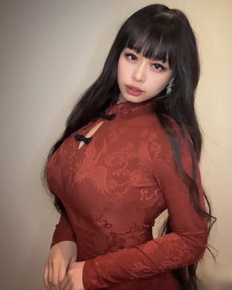 Dàn siêu sao thế giới như “lu mờ” trước nữ phóng viên thể thao có vóc dáng “cực phẩm”