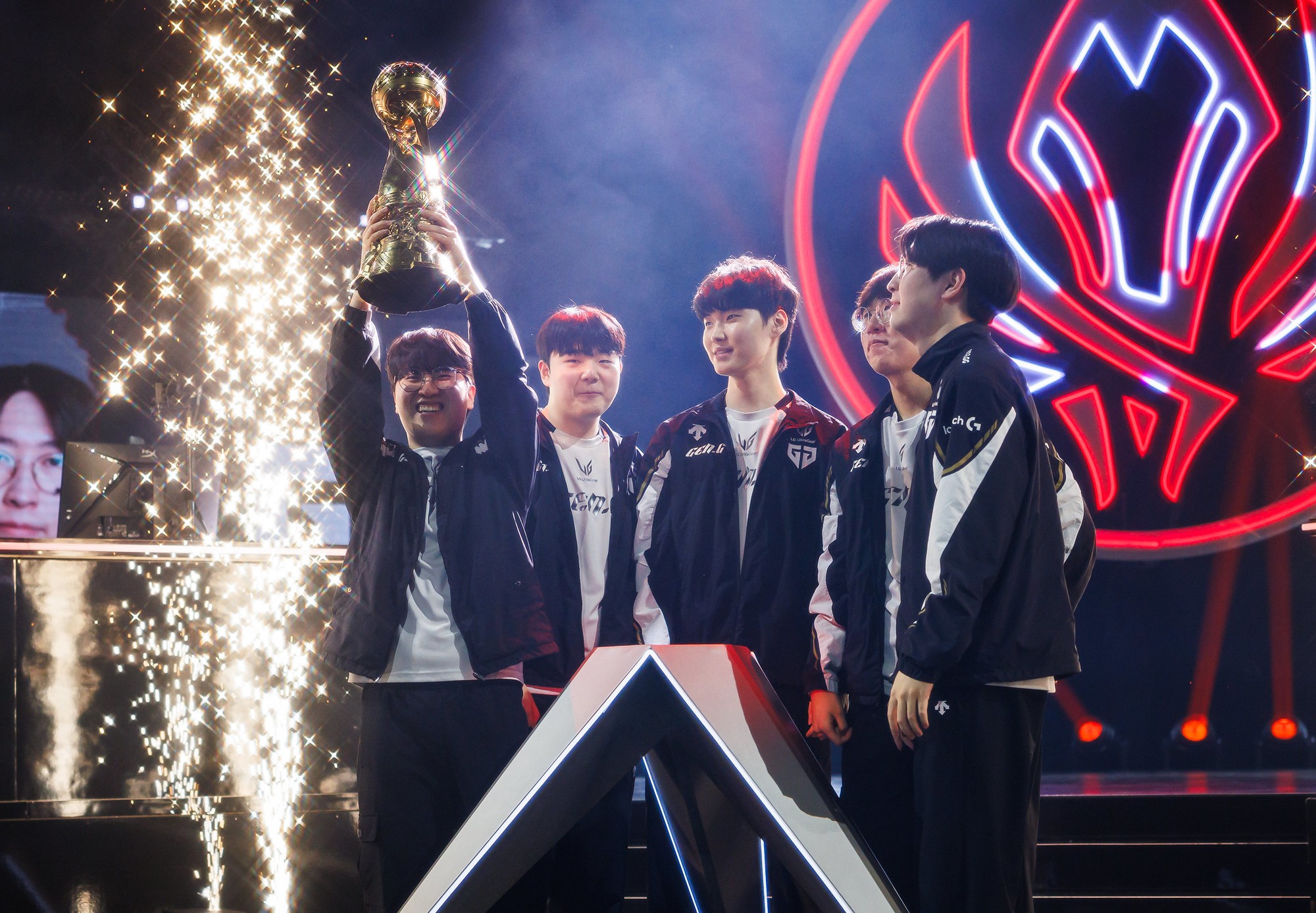 Dự đoán EWC 2025 môn LMHT: Gen.G và T1 “sáng cửa” Bán kết