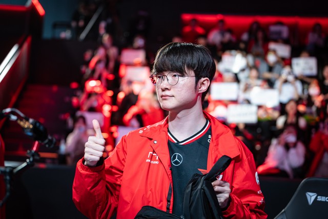 Faker khiến fan lo ngại với màn “phá sức” dù T1 đang có phong độ tốt