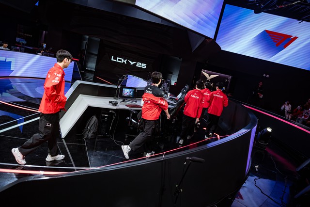 Fan phát hiện sự thật “cay đắng” về đội hình chính T1, một cái tên phải chịu trách nhiệm