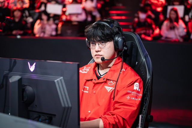 Gumayusi bị đối thủ “chăm sóc đặc biệt” khiến fan cũng lo lắng