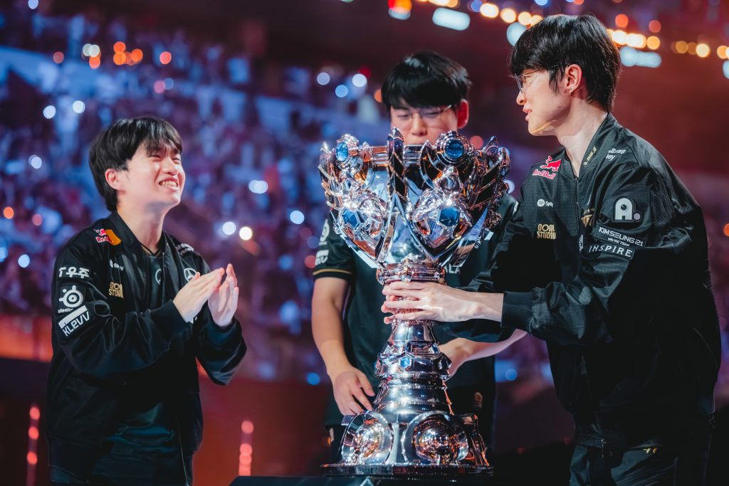 Gumayusi rời đi, fan T1 lại có một nỗi lo mới