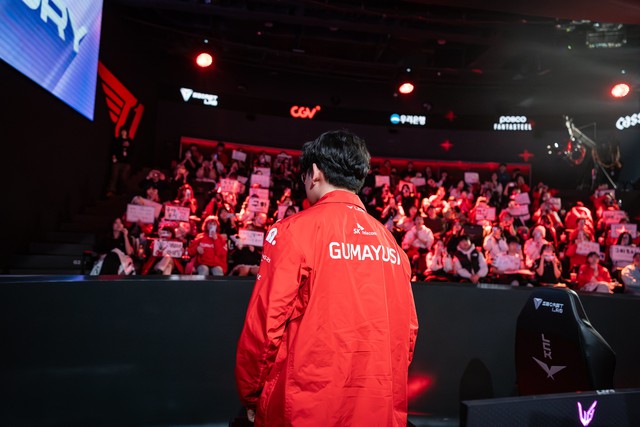 Gumayusi tiếp tục bị công kích, lần này lại vì… Faker