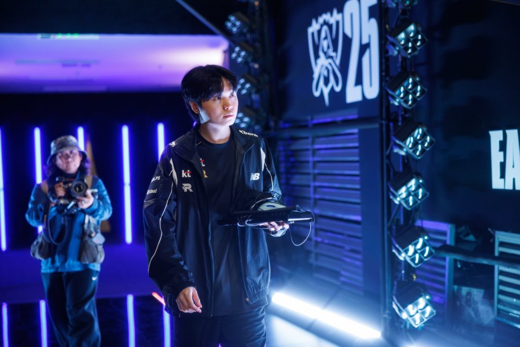 KT áp sát một thành tích của T1 sau trận thắng CFO tại CKTG 2025