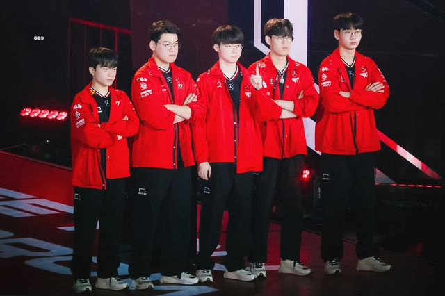 Sao T1 bị chỉ trích dữ dội dù vừa giành chiến thắng trước HLE