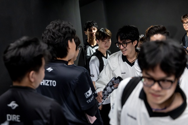 Sao VCS chia sẻ về chính sách xoay tua của đội, fan chỉ ra vấn đề thực sự