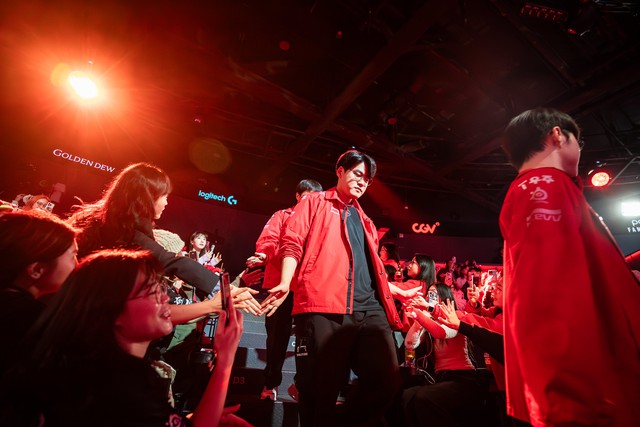 Sau tất cả, Faker cũng phải lên tiếng về drama T1 – Gumayusi – Smash