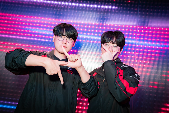 T1 chính thức phát biểu về vụ Zeus và Gumayusi nhưng làm bùng lên những sự bức xúc khác