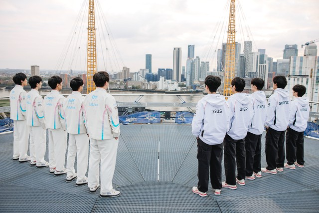 T1 và BLG không hẹn mà gặp chung vấn đề, khiến đội tuyển lao đao