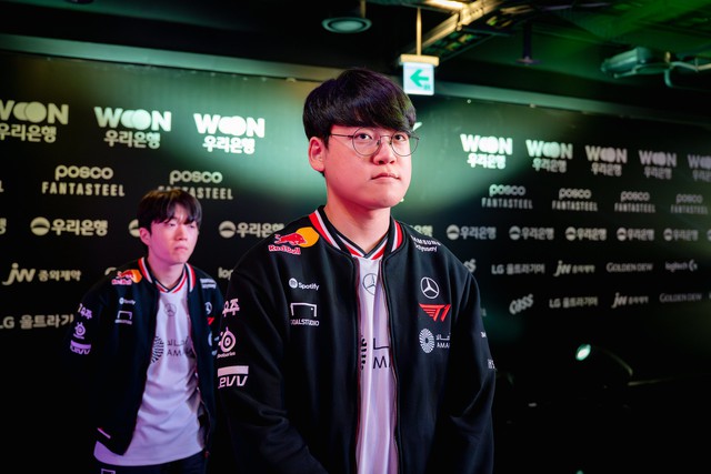 Thượng tầng T1 tiếp tục “chọc giận” người hâm mộ ngay trước thềm loạt playoffs căng thẳng