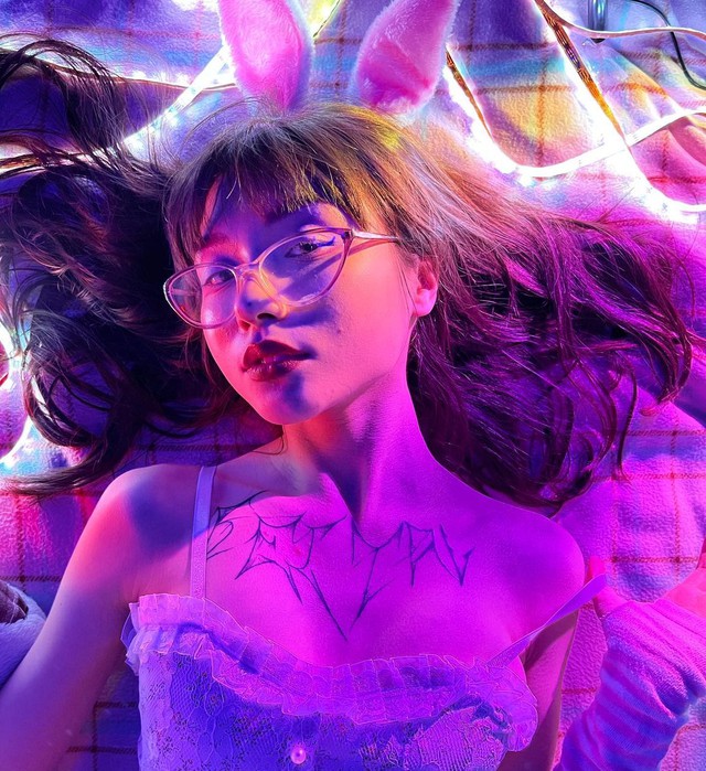 Từng khoe thân “không che” trên sóng, nữ streamer DOTA 2 giờ còn “bạo hơn xưa”