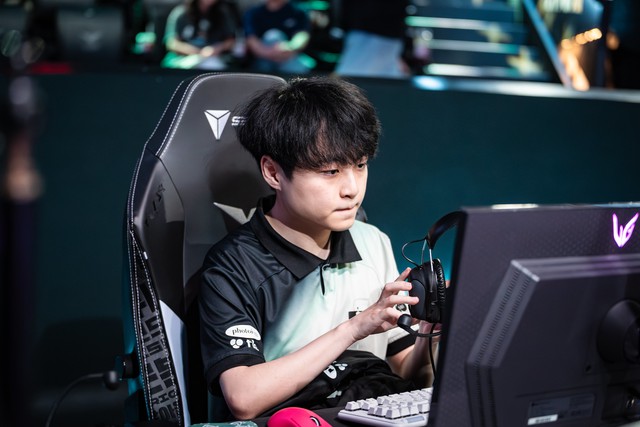 Từng là vua LCK một thời, cựu vương CKTG lộ hình ảnh khiến fan xót xa