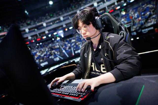 Xuất hiện nghi vấn Zeus có biến chuyển mạnh, HLE thực sự có thể “gặp nguy”