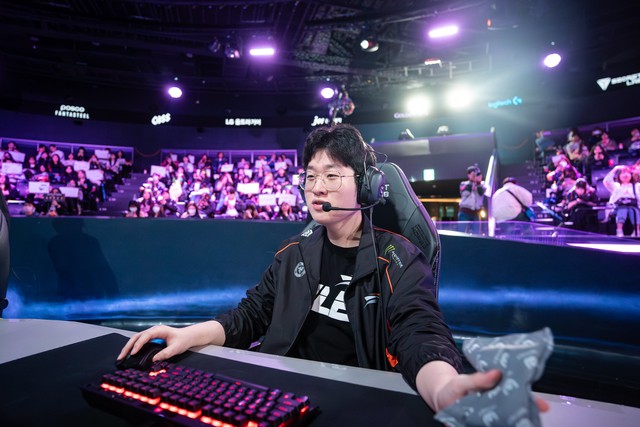 Zeus ngầm bày tỏ sự thất vọng với Riot