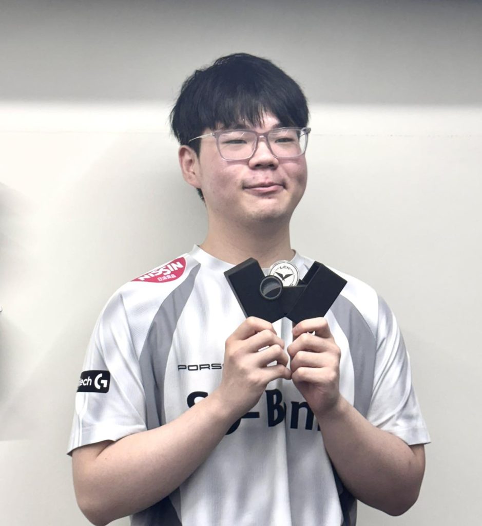 DRX bất ngờ “tặng quà” cho LMHT Việt, cộng đồng bùng nổ phấn khích