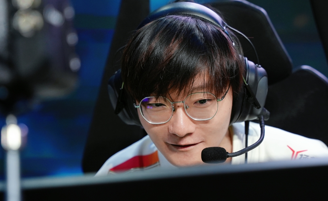 Fan LPL bùng nổ lo sợ sau khi “cúp C2 của LMHT” đi đến hồi kết