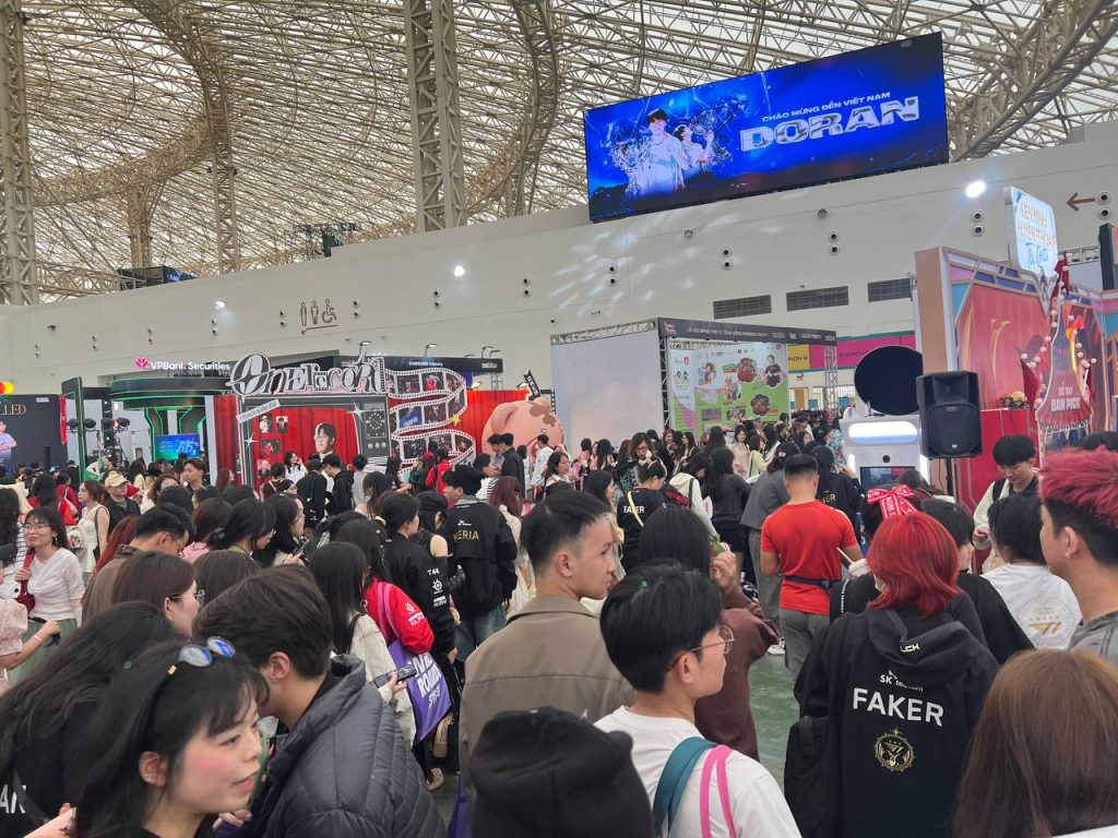 Loạt ảnh tại Main Event sự kiện fanmeeting T1