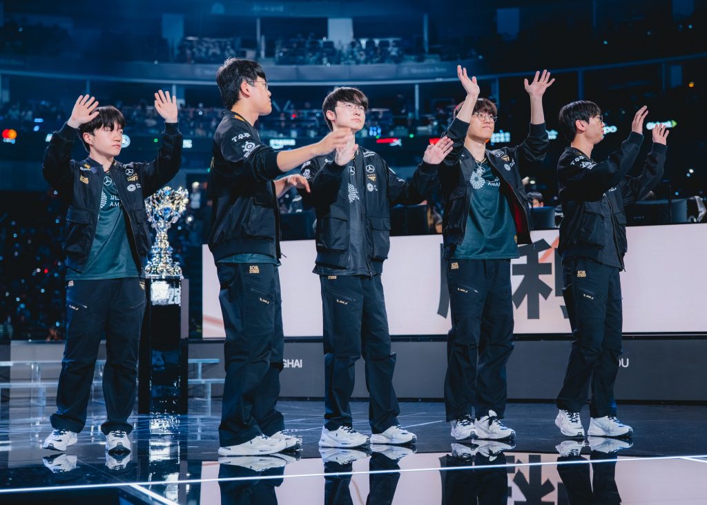 Màn mic-check của T1 “gây sốc” cộng đồng LMHT nhưng hé lộ sự khác biệt với Gen.G và HLE