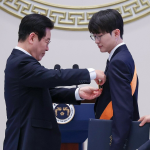 Khán giả soi ra loạt đãi ngộ dành cho Faker nhưng có một nhân vật sẽ phải chịu áp lực cực lớn