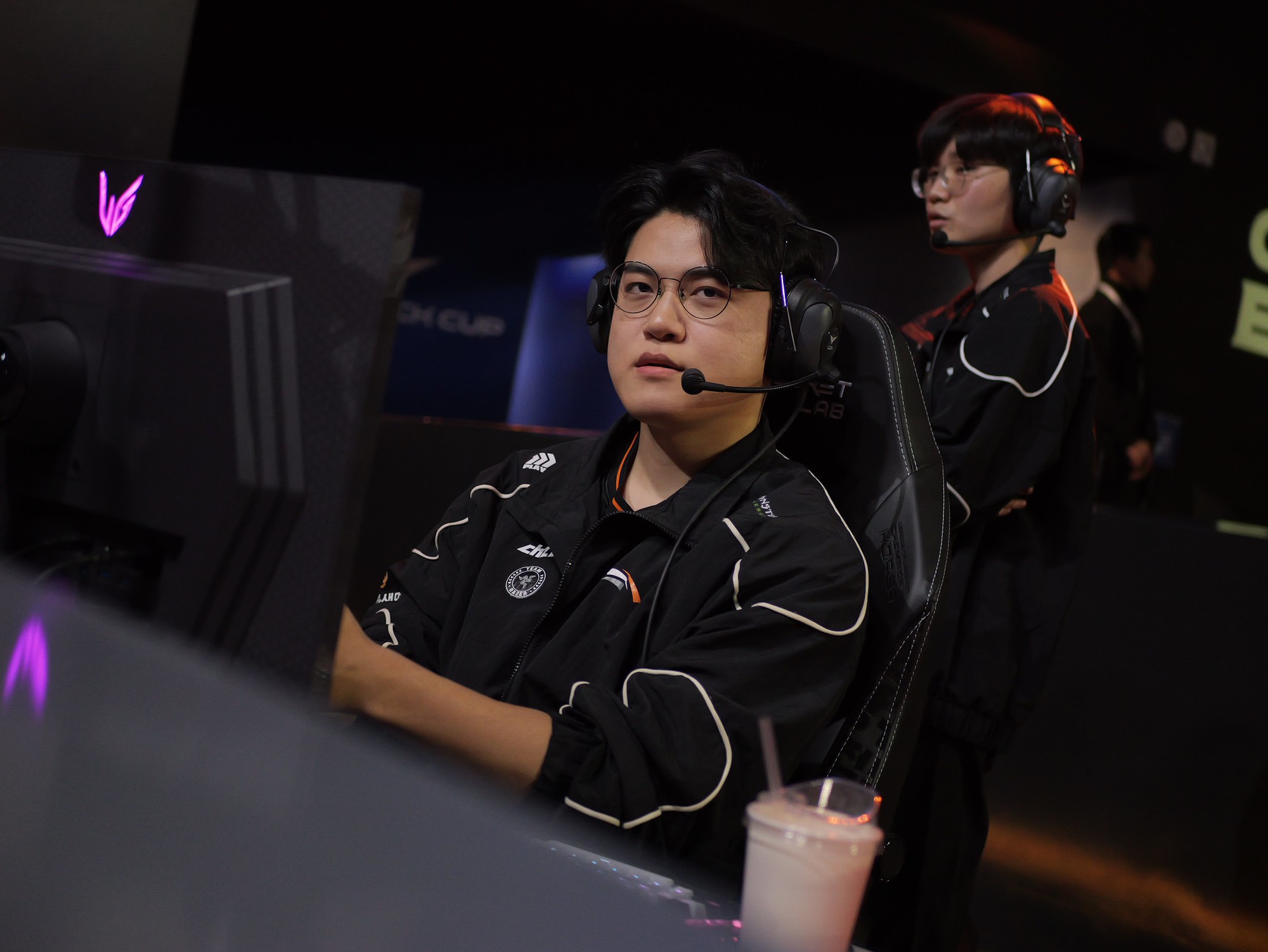 Cựu HLV Tinikun nhận xét “phũ nhưng thật” về HLE và Gumayusi