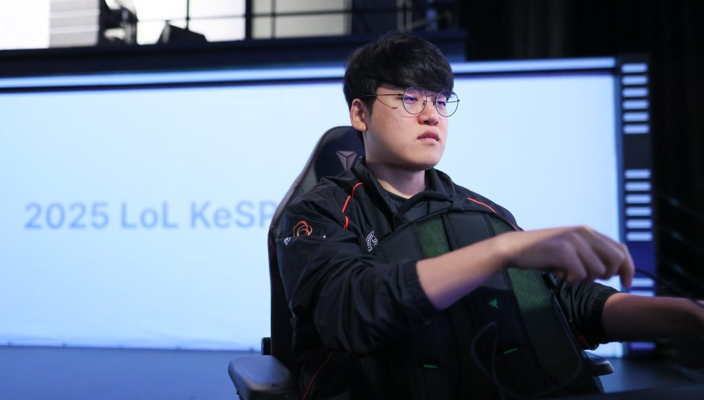 Gumayusi lần đầu nói về cảm giác khi ngồi dự bị khiến fan càng thêm xót xa