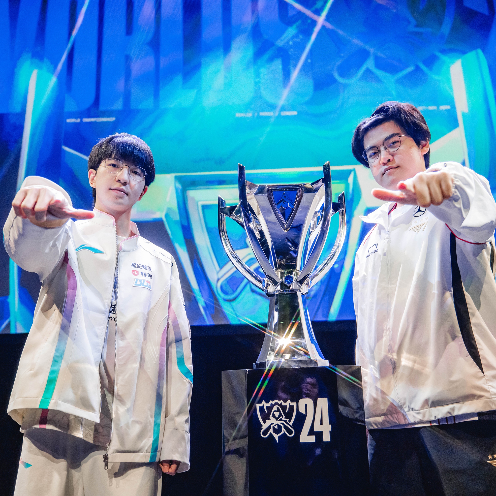 Ngay ngày mở màn LPL, cựu Á quân CKTG đã làm nên lịch sử cho LPL