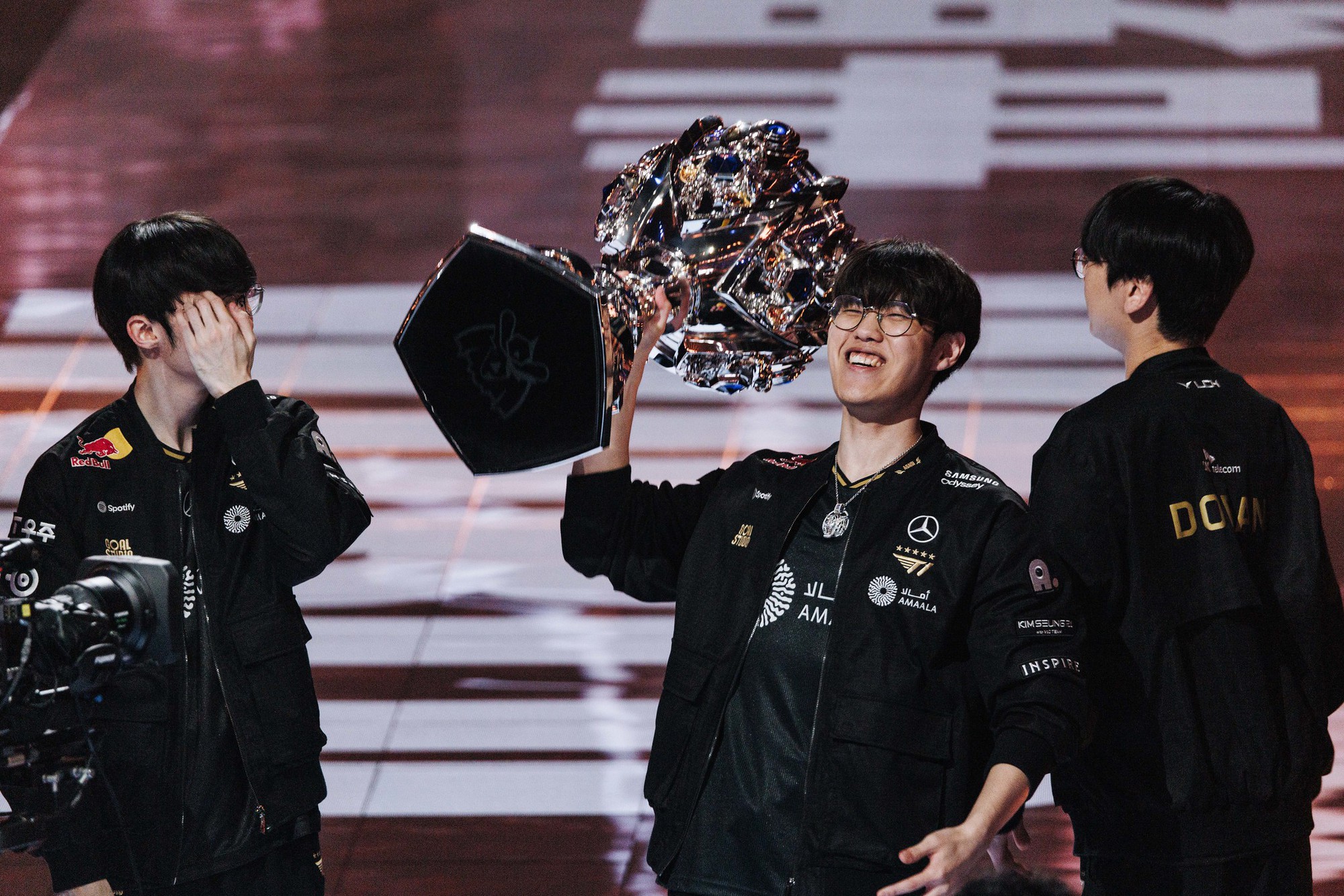 Oner đặt mục tiêu không tưởng vì Faker